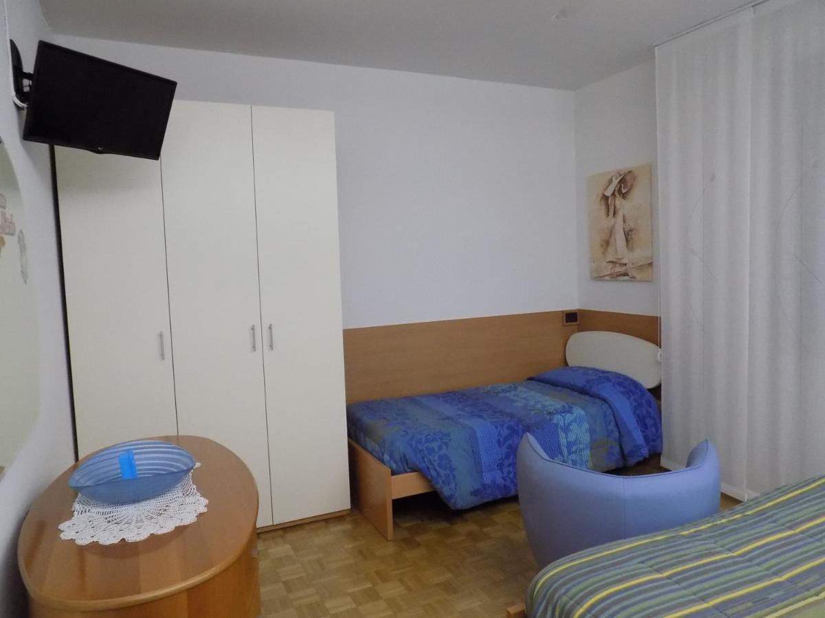 Aparthotel Feeling At Home Кастеназо Екстериор снимка